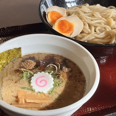 圧力寸胴で炊きあげた味玉濃厚豚骨魚介つけ麺