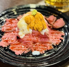 自家製ローストビーフのウニ添え