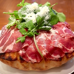 ピッツァ・ボンバ