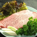 料理メニュー写真 サーロインの牛ステーキ焼（塩／タレ）