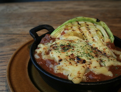 牛すじと大胆な野菜の黒いグラタン~バゲット付き~