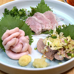 ホルモン刺し盛り合わせ