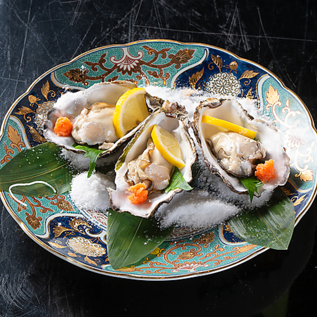 お肉、鮮魚、新鮮野菜、果物全て今が旬の食材を使ったお料理をお届け致します。