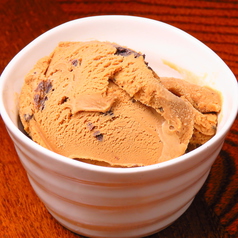 アイスクリーム(ミルクバニラ・キャラメルクッキー・チョコ・抹茶)