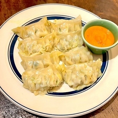 ニラとチキンのモモ(ネパール餃子)