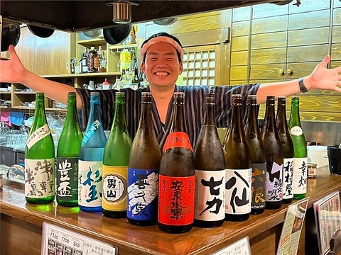 青森の味覚と昭和レトロを楽しめる居酒屋。旅気分を満喫できる空間です