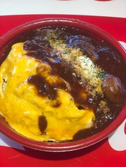 オムライス丼 牛スジシチューかけ