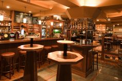 PUB上級者はスタンディングがかっこいい。