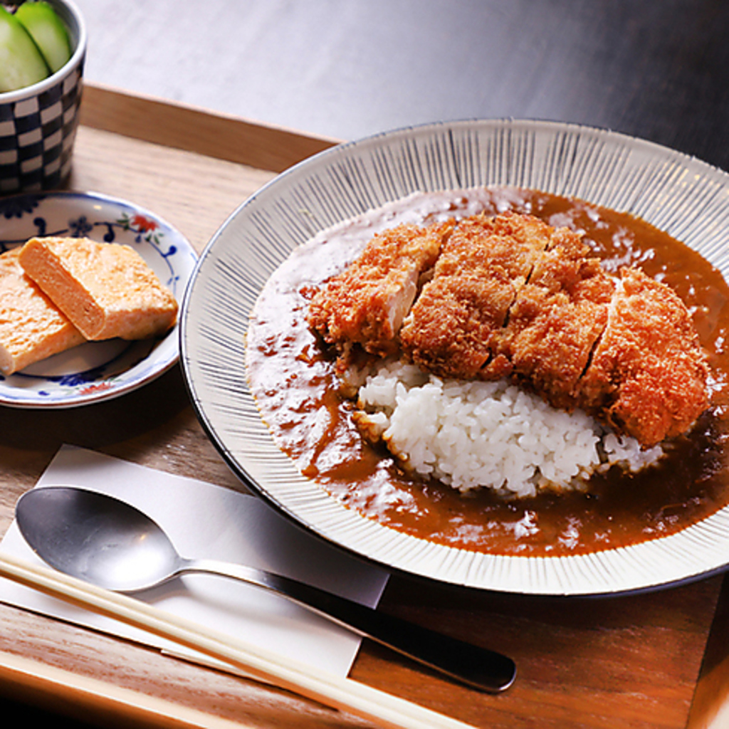 【ランチ】カツカレー膳も人気の逸品