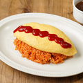 料理メニュー写真&nbsp;ケチャップソースオムライス：ミニサラダ・スープ付き