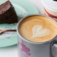 【昼】粋な空間でカフェ＆ランチ。テイクアウトも♪