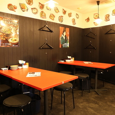 テーブルを連結して大人数でもお楽しみいただけます