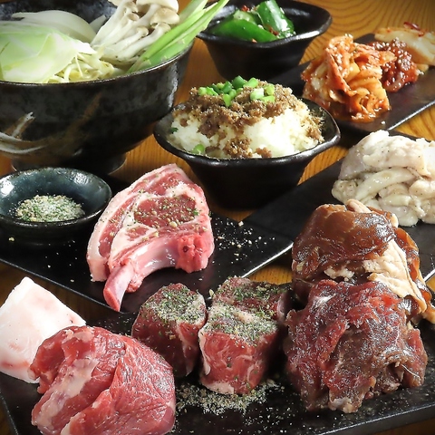 他店では味わえない肉の厚さ！ご注文後のカットで羊肉本来のうまみや柔らかさが特徴◎