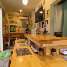 カウンター全8席★店主とカウンターでの会話が楽しめる。また、落ち着いた雰囲気でしっぽりのみや1人飲みには最適★
