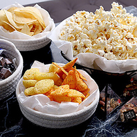 ドリンクと相性抜群♪リーズナブルなスナックメニュー