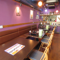 落ち着いた雰囲気の店内