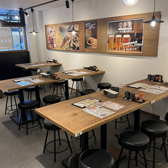 肉汁餃子と大鍋煮込み しんちゃん 西九条の雰囲気3