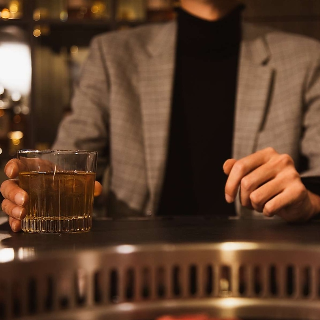 落ち着いた雰囲気と厳選されたお肉、充実のお酒メニューで、お酒好きの方にもお楽しみいただけます。