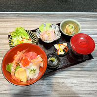 築地直送の海鮮を使用した海鮮丼御膳・寿司御膳が人気！