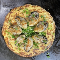 種類豊富なお好み焼き!こだわりのソースとトッピング