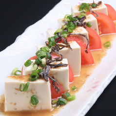 豆腐とトマトの和風カプレーゼ風サラダ