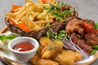 自家製ボロネーゼや人気のロシアンたこ焼き等種類も豊富