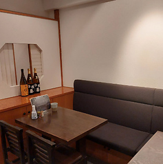 当店では、10名からの貸切も承っております。会社の宴会や飲み会、歓送迎会や打ち上げなど、あらゆるシーンで気軽にご利用いただけます♪また、土日のお昼の時間帯で法事後の貸し切りも大歓迎です。お気軽にご相談ください！