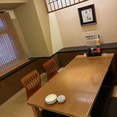 仕切りをすることによって少人数の宴会にも自在に対応いたしますので、お気軽にお問合せください。ご予算に応じた飲み放題付コースも多数ご用意しております☆席のみ予約OK。お電話でご予約ください。