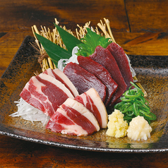 馬刺し二種盛り合せ ～希少！！ロースえんがわと赤身～