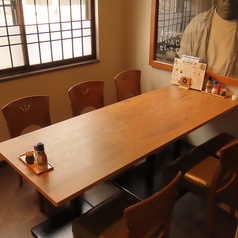 2F個室テーブル席。最大16名様までご利用いただけます。