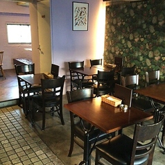 【2名様用テーブル席】ご夫婦のお食事など少人数でも利用できます。