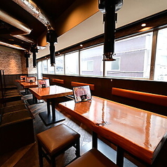 4名掛けテーブル席×9卓