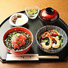 ミニまぐろ丼／サラダ／デザート付