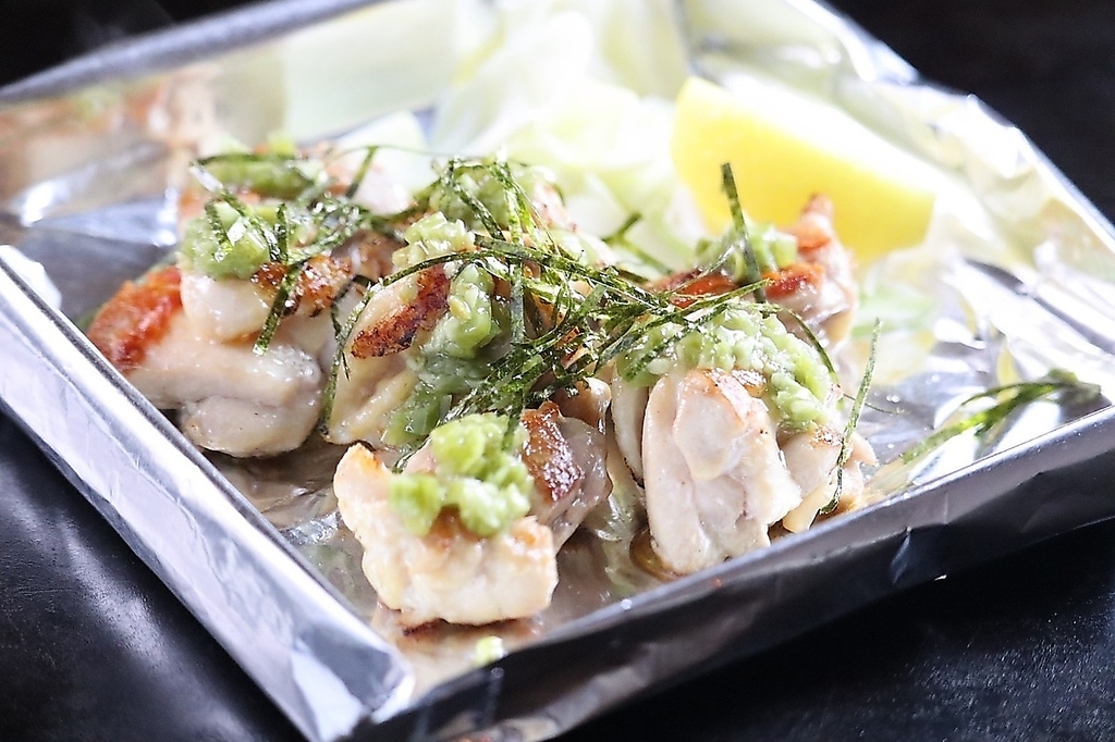 丁寧に火入れした地鶏の焼きもんをご用意！塩やタレなどお好みのお味でお楽しみいただけます♪