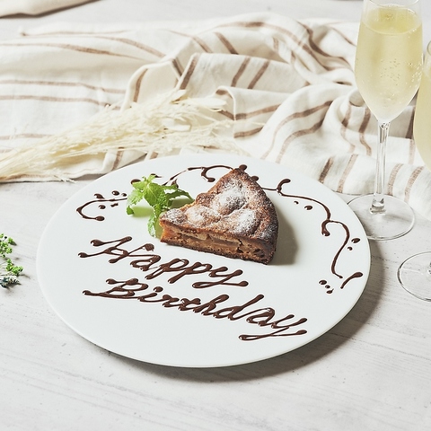 SALON BUTCHER & WINE T ub`[ Ah C NEWoManl