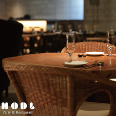 4名掛けのテーブル席はデートにもオススメ◎大人の隠れ家で絶品料理をお楽しみください♪