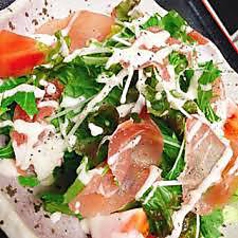 生ハムシーザーサラダ