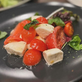 料理メニュー写真&nbsp;フルーツトマトとモッツァレラのカプレーゼ
