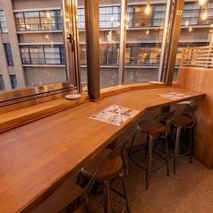 夜景を楽しめるお洒落なカウンター席もご用意しております！