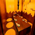 落ち着いた雰囲気の中で、心地よく過ごせるお店です。プライベートを大切にした少人数向けの個室も完備しており、特別な集まりにぴったり！旬の鮮魚の刺身や 炭火焼きの焼き鳥をじっくりと味わいながら、お酒を楽しむことができます。女子会にもおすすめの場所なので、友達と一緒に訪れてみてください。