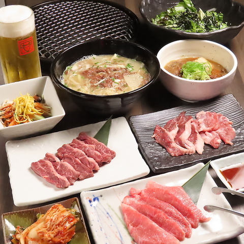 定番のジンギスカンに加え、牛の一頭買いメニューなど十勝の恵みをご提供いたします。