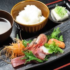 本日の刺身定食　5種盛り合わせ