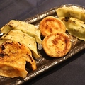 料理メニュー写真&nbsp;4種食べ比べ焼き餃子