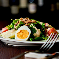 【ランチプリフィックスコース】ランチは３つのコースをご用意。クラシックなビストロ料理をお楽しみを♪の写真