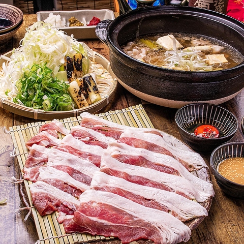 アグー豚の葱しゃぶ鍋が名物の沖縄居酒屋です♪餃子や肉刺しなども☆国際通りすぐ！