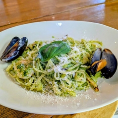 ★賞味期限10分の生パスタ★芳醇バジルのシーフードジェノベーゼ生スパゲティ（テイクアウト対象外）