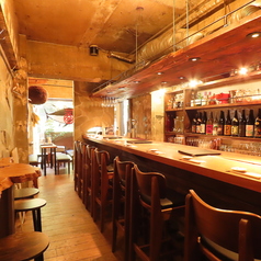 カウンター席とテーブル席を備えた広々としたアットホームな空間は、貸切も可能です。各種ご宴会やパーティーなど、人数やご利用内容に応じて対応いたしますので、まずはお気軽にご相談ください。