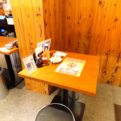 テーブル席は2名様から利用可能！