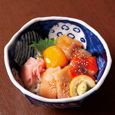 出汁で食べる本日の漁師まぶし丼