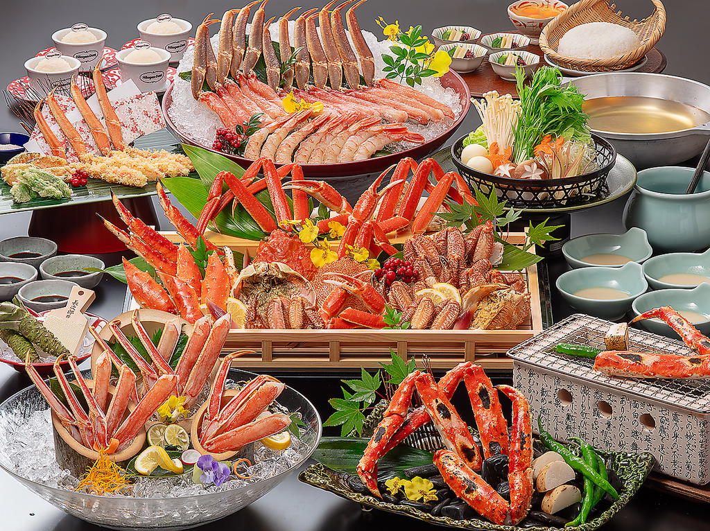 厳選したかにと旬素材を散りばめた贅沢コースも期間限定でご用意！各種宴会にご利用ください♪
